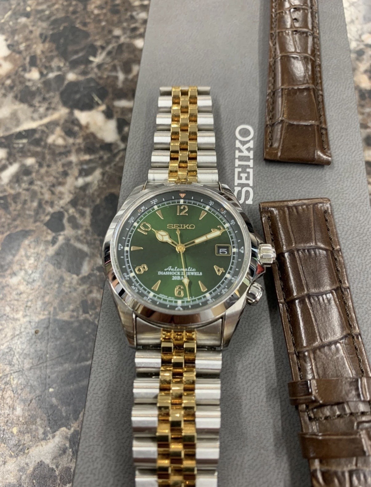 Seiko Alpinist 6R15-00E1 Stainless steel Green | Dealer | EveryWatch