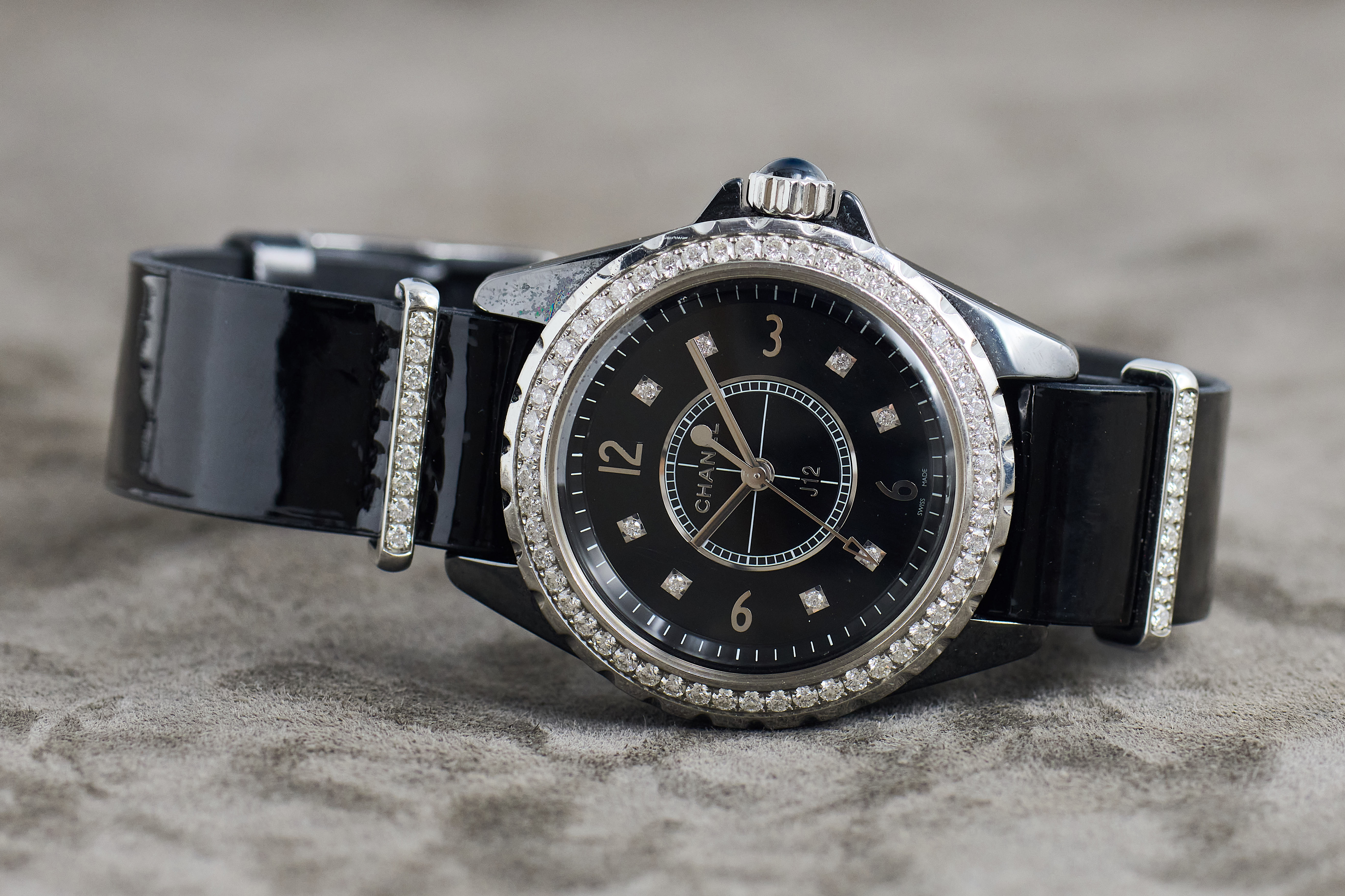 Chanel J12 Automatic DN23788 Ceramic Black | Dealer | EveryWatch