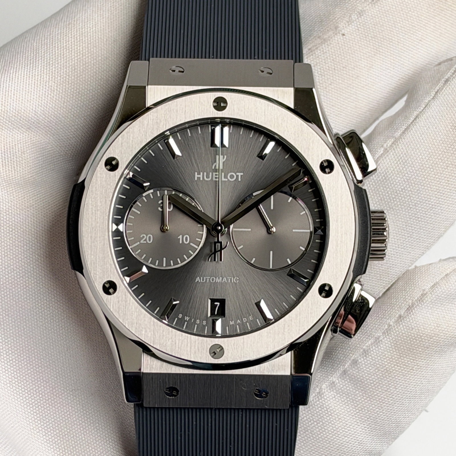 Hublot Classic Fusion 542.NX.7170.RX Titanium Blue | Dealer