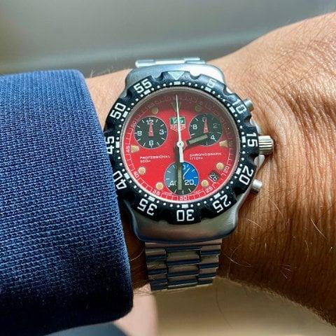 TAG Heuer Formula 1 CA1215 Stainless steel Red | Dealer | EveryWatch